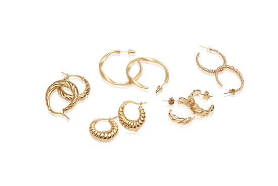 Different Ways to Wear Gold Hoop Earrings